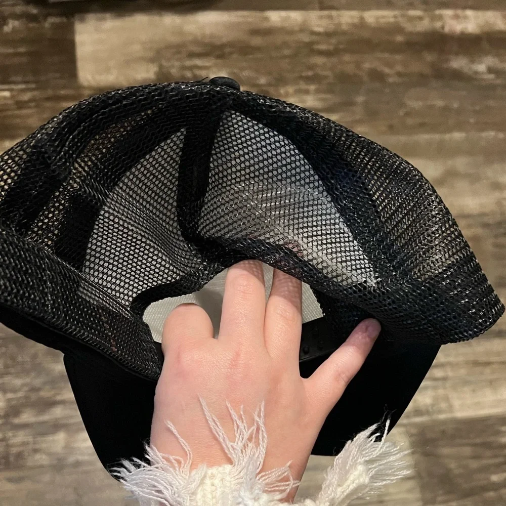Funny hat! - Picture 3 of 3